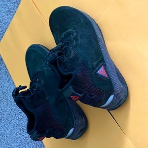 Nike ACG hiking shoes women's 6.5